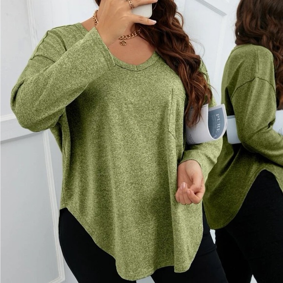 SHEIN Tops - SHEIN Curve Asymmetrical Hem Tee
